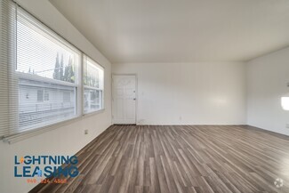 Building Photo - 14759 Vanowen St