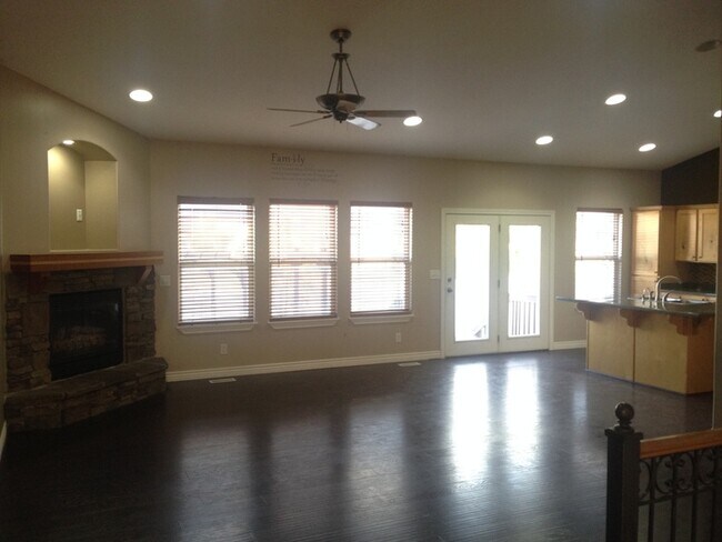 Foto del edificio - 6 Bedroom Dream Home In South Jordan