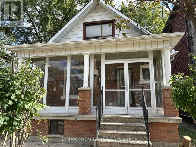 Building Photo - 33 Royal York Rd