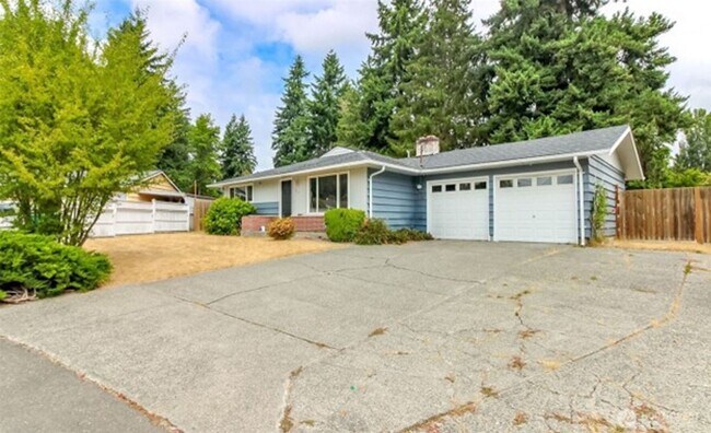 Foto del edificio - Beautiful 3 Bedroom Home on Spacious Lot in Federal Way