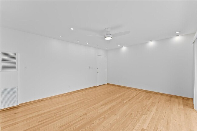 Foto del edificio - 1701 Washington Way