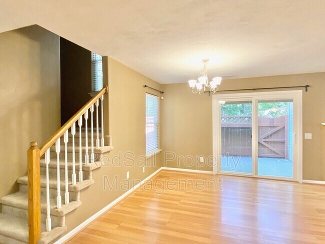 Foto del edificio - 123 Locust Ln