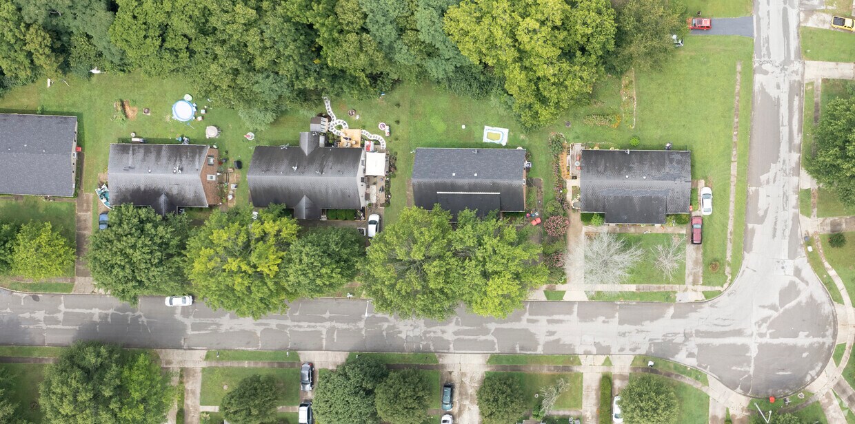 Aerial Photo - 301-345 Garden Park Dr