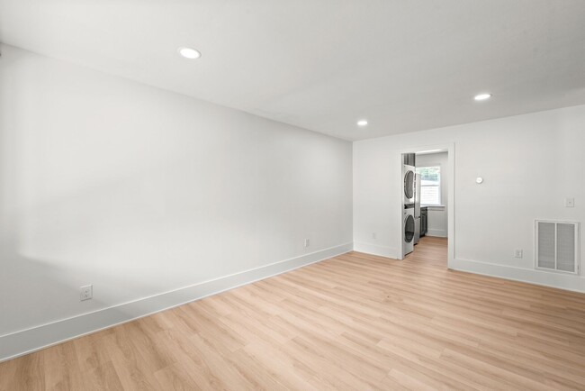 Building Photo - 2318 Marlowe Ave