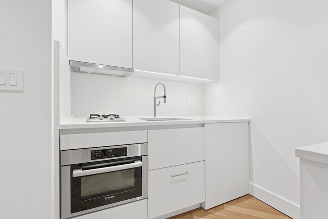 Foto del edificio - 220 W 24th St