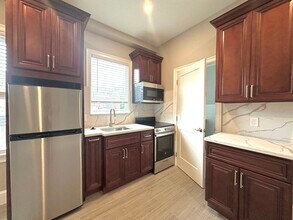 Building Photo - 1150 Cambridge St