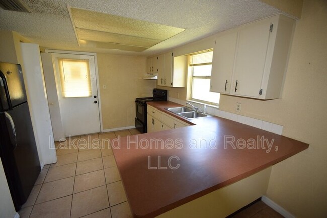 Building Photo - 824 Shirley Ann Trail
