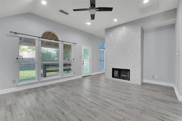 Building Photo - 627 Engleside Dr