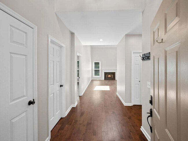 Foto del edificio - Great 4BR Bellevue Home