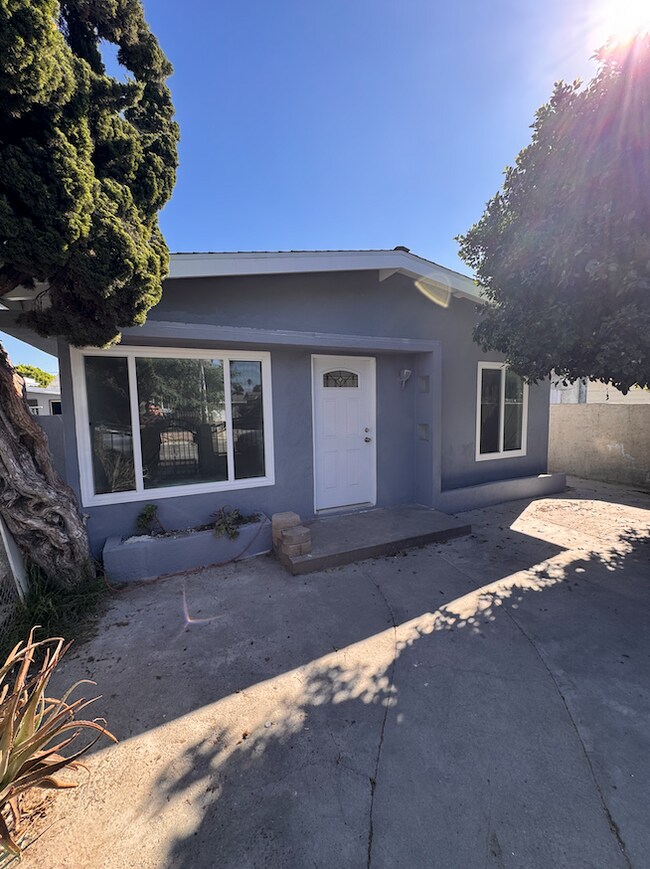 Frente de la casa - 10802 Doty Ave