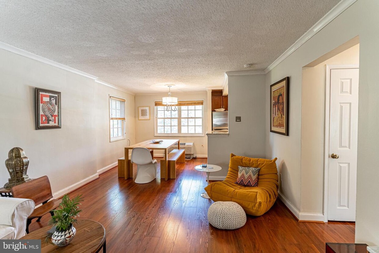 Foto principal - 1718 W Abingdon Dr