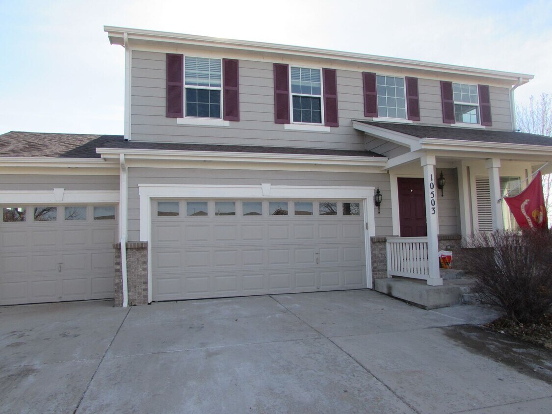 Foto principal - Beautiful 2-Story Home with 3-Car Attached...