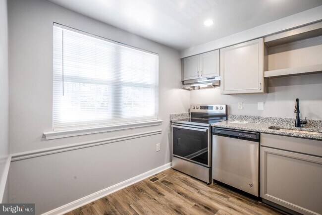 Foto del edificio - 14630 Tynewick Terrace