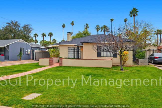 Foto del edificio - 1315 W Holly St