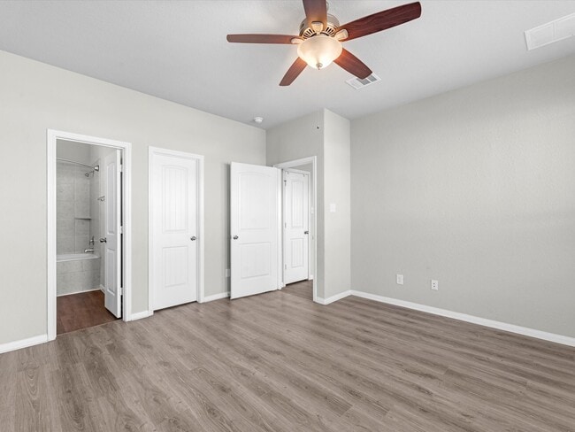 Foto del edificio - 7503 Merrylands Dr