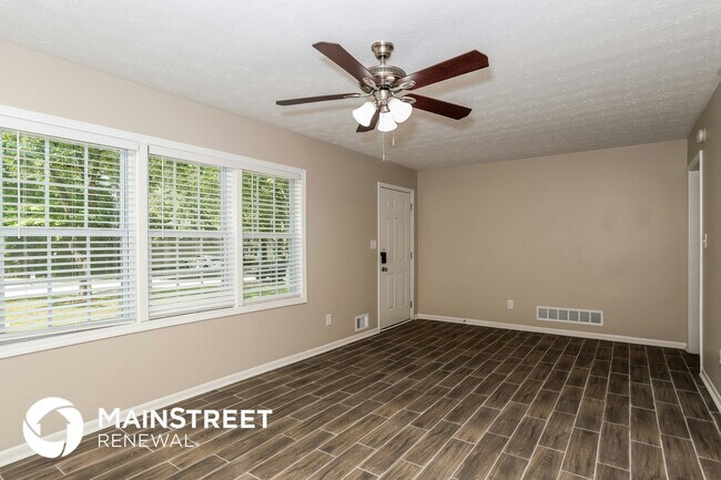 Foto del edificio - 677 Selden Ct