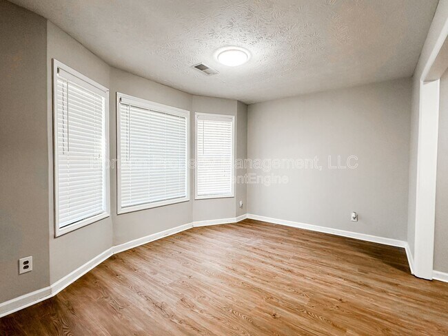 Building Photo - 5142 Farm Pl Dr NE