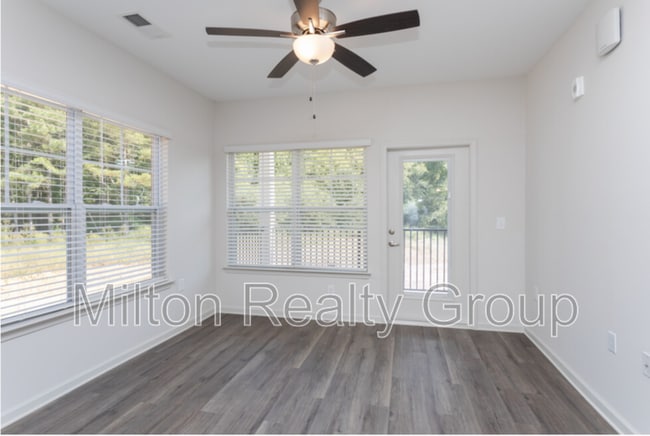 Building Photo - 210 Grove Cir