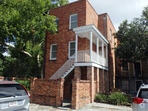 Building Photo - 502 Barnard St