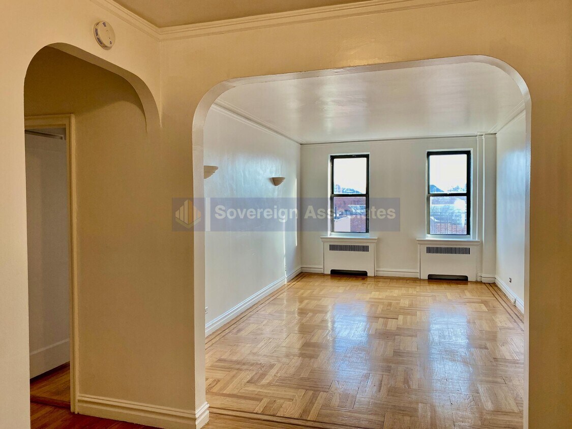 Primary Photo - 116 Seaman Avenue