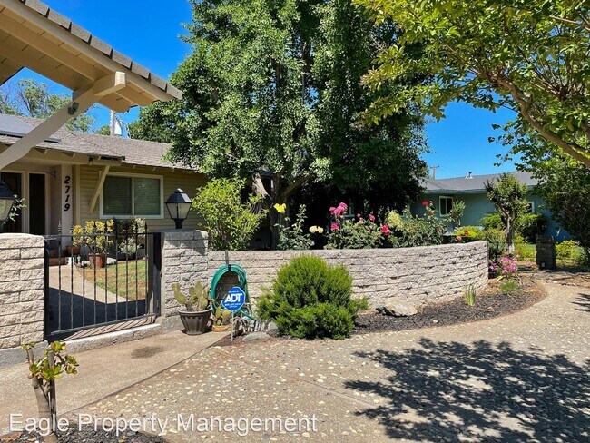 Foto del edificio - 3 br, 2 bath House - 2719 Hazelwood Ave