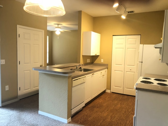 Building Photo - 837 Grand Regency Pointe