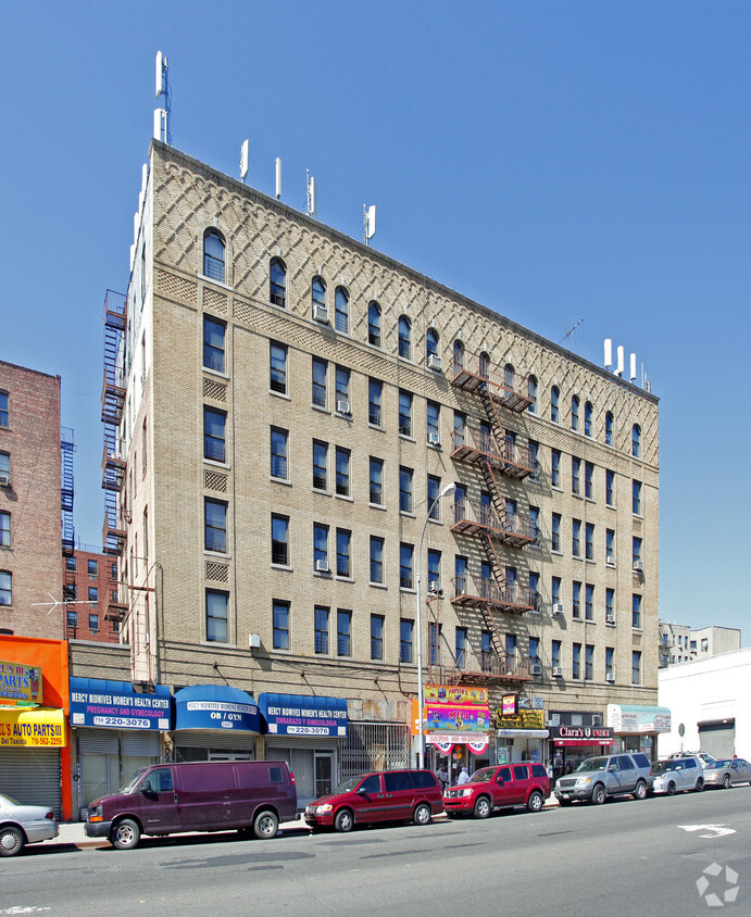 Foto principal - 2851 Webster Avenue @ 199th Street