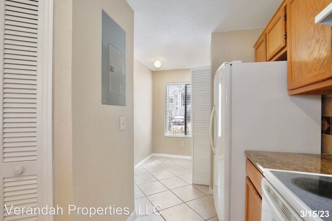 Building Photo - 2 br, 2 bath House - 9509 Darien Avenue Un...