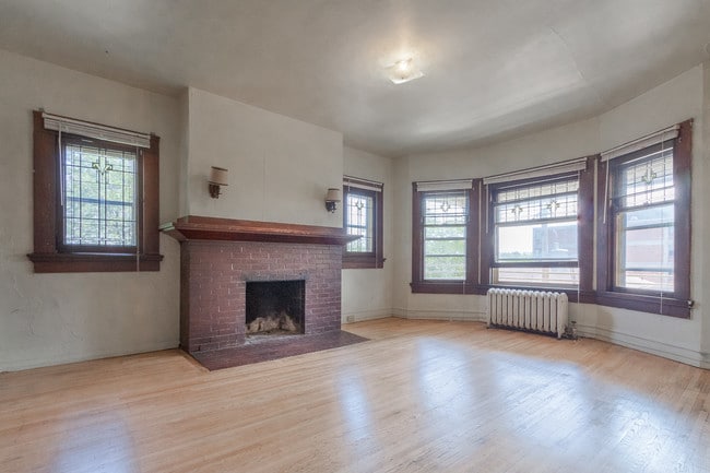 Building Photo - 148 E Gorham St
