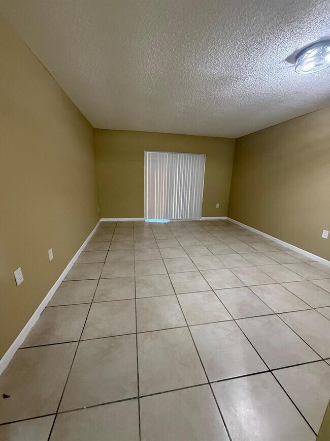Foto del edificio - 4334 NW 9th Ave
