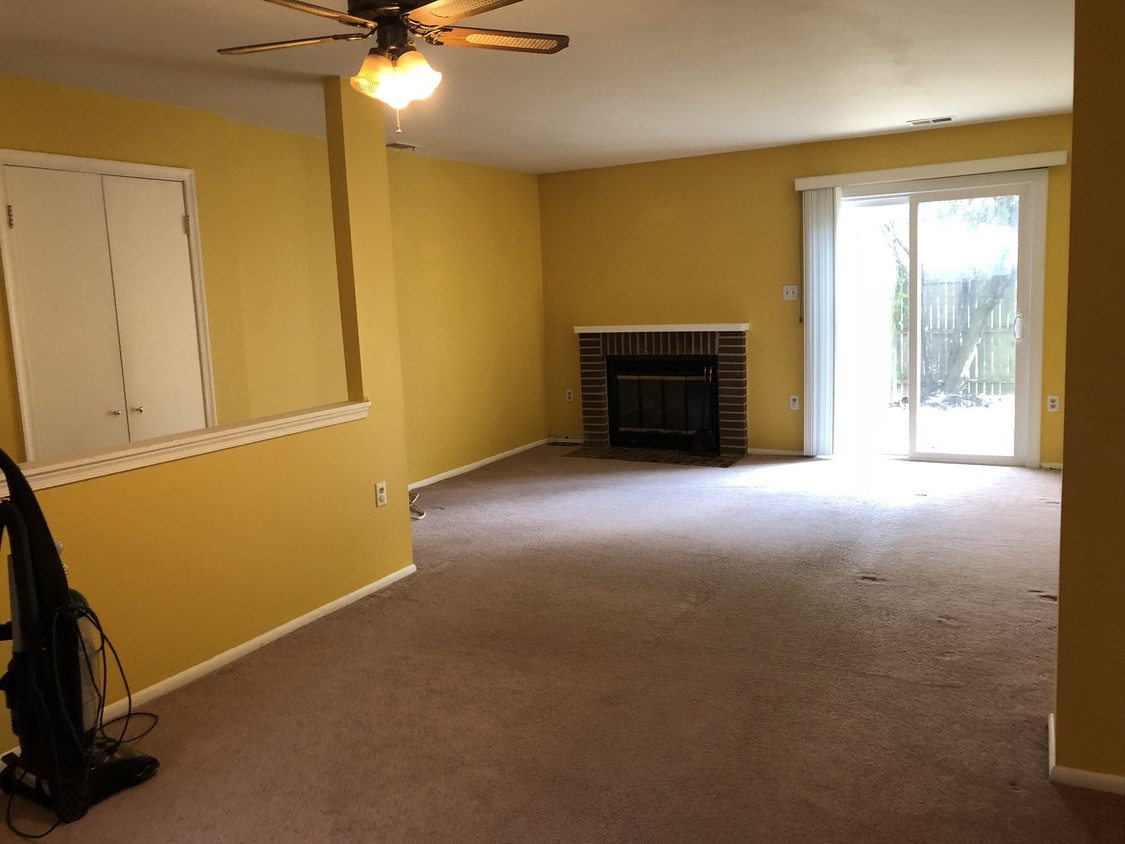 Primary Photo - 15023 Cherrywood Dr