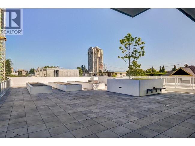 Building Photo - 5051 Imperial St