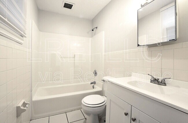 Foto del edificio - 2713 Rodman St