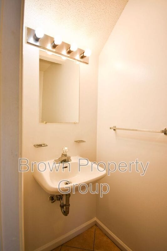 Building Photo - 2105 Grand Prix Dr