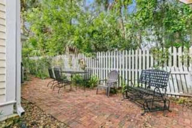 Foto del edificio - 204 NE 3rd Ave