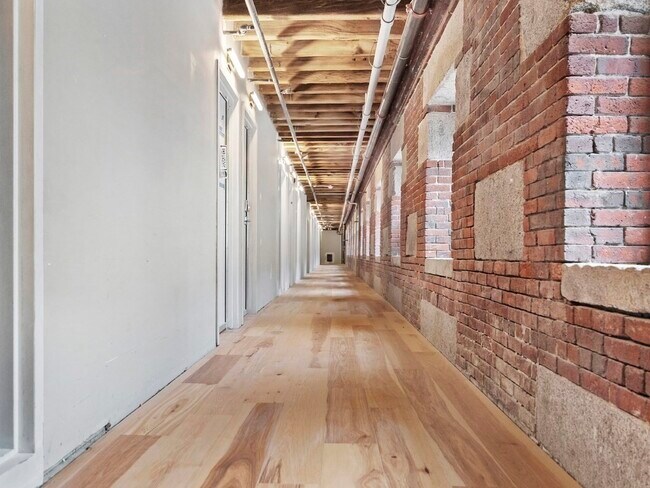 Building Photo - 58 Pier 7