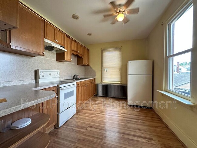 Building Photo - 137 Mifflin St