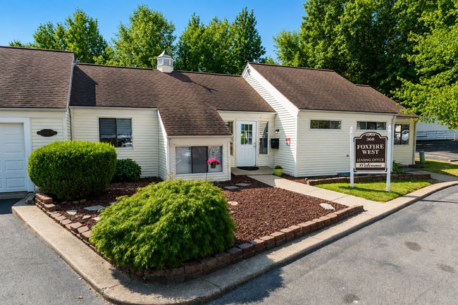 Building Photo - Foxfire West Apartments