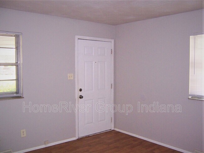 Building Photo - 103 N 5th Ave