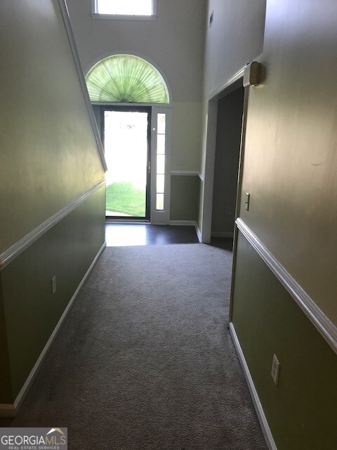 Foto del edificio - 704 Dover Ct