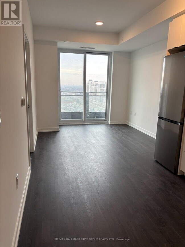 Photo du bâtiment - 9751 Markham Rd