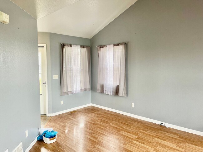 Foto del edificio - Eaton Commons Townhome