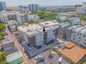 Building Photo - 370 6th St S