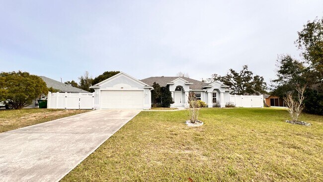 Foto del edificio - Huge!! 3 bedroom 2 bath in Deltona Lakes. ...