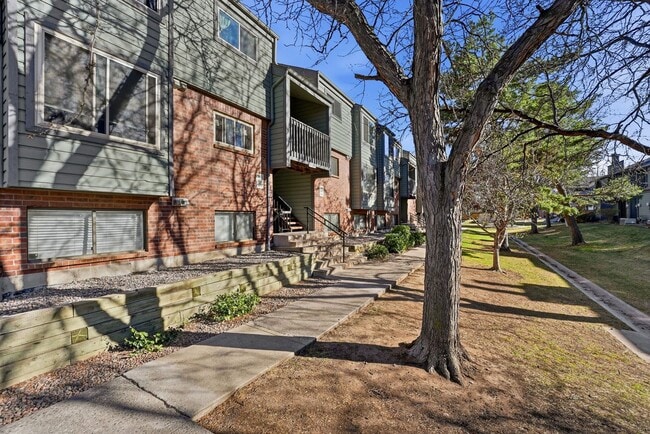 Foto del edificio - Updated 2 bed / 1 bath home in Lakewood!