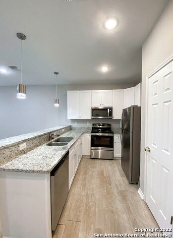 Foto del edificio - 6910 Crestway Rd