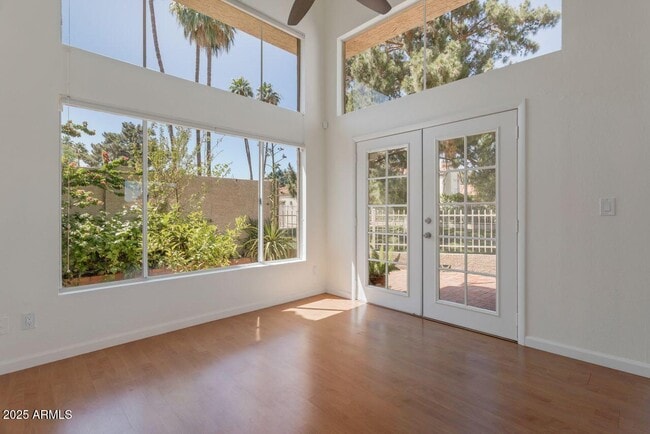 Foto del edificio - 4020 E Laurel Ln