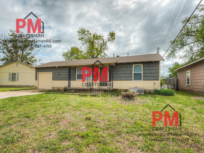Building Photo - 3908 Woodside Dr
