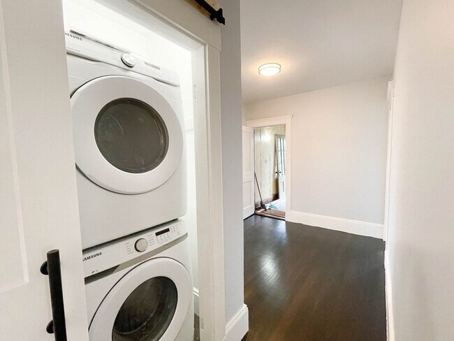 Foto del edificio - 156 Homes Ave