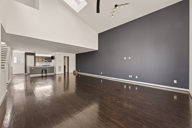 Building Photo - 405 Meadow St